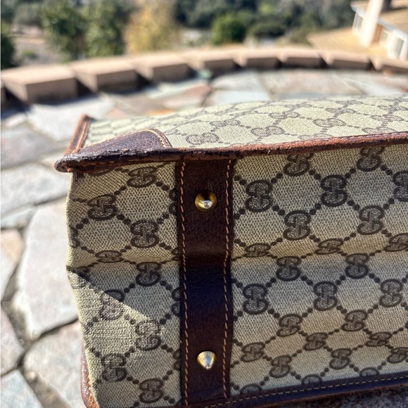 Rare Vintage Gucci monogram travel tote- EVC

“One of one. Will not relist.” - Picture 9 of 17